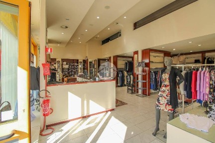 Locale commerciale in Affitto