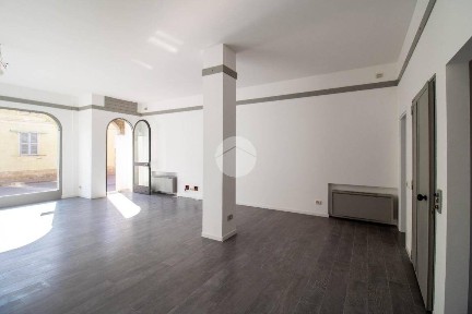 Locale commerciale in Affitto