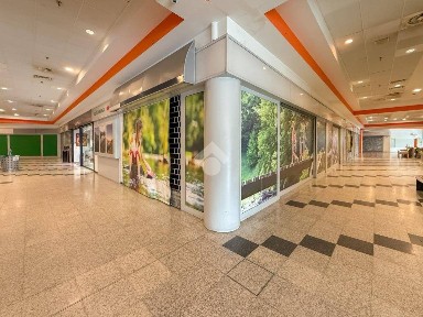 Locale commerciale in Affitto