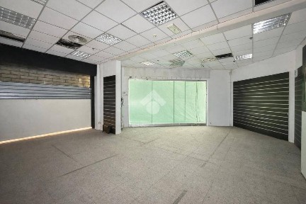 Locale commerciale in Affitto