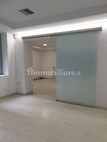 Locale commerciale in Affitto