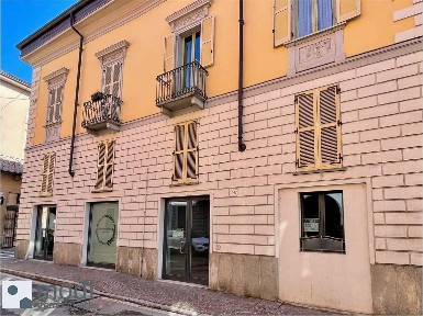 Locale commerciale in Affitto