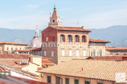 Appartamento via degli Scalzi, Piazza della Sala, Pistoia