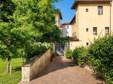 Pistoia, Piazza della Sala, Via della Torre