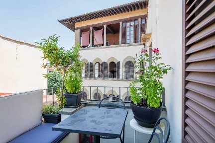 Trilocale via Mazzetta, Santo Spirito, Firenze