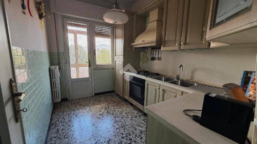 Trilocale viale Attilio Frosini 120, Vergine, Pistoia