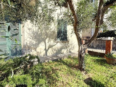 Quadrilocale via gramsci 267, Fognano, Montale
