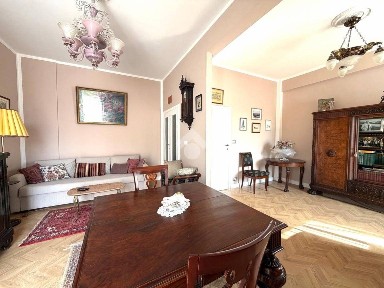 Montecatini-Terme, Viale C. Rosselli, 11