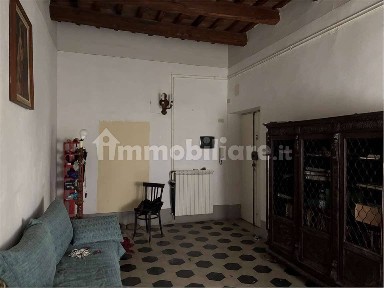 Pescia, Piazza Mazzini, 79
