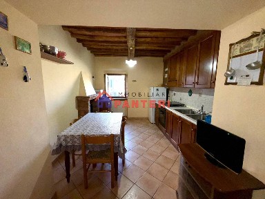 Trilocale Ruga Lunga 10, Castelli, Pescia Nord, Pescia