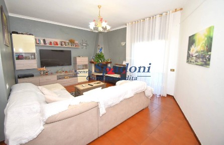 Buggiano, Via 25 Aprile, 10