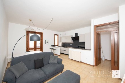 Trilocale via Eugenio Montale, Centro, Montale