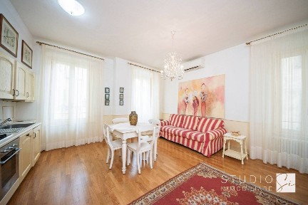 Bilocale via di Stracceria, Piazza della Sala, Pistoia