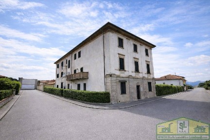 Appartamento via Giovannella, Centro, Agliana
