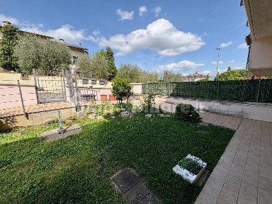 Trilocale via Giuseppe Parini, Centro, Quarrata