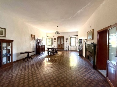 Appartamento buono stato, primo piano, Centro, Serravalle Pistoiese