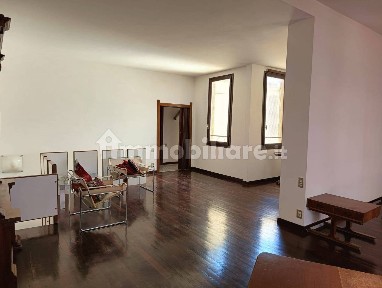Appartamento buono stato, su più livelli, San Marco - SS Annunziata, Firenze