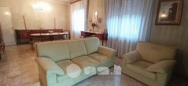 Appartamento da ristrutturare, primo piano, Pistoia Ovest, Pistoia