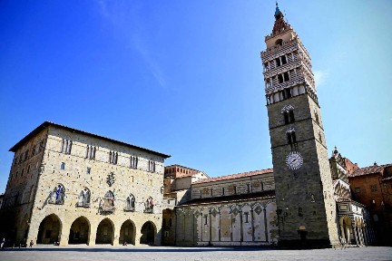 Pistoia, Piazza della Sala, Via degli Orafi