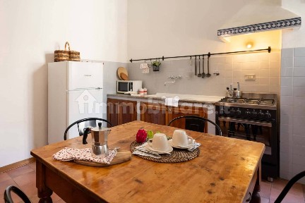 Trilocale via Maggio, Santo Spirito, Firenze