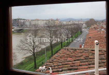 Quadrilocale ottimo stato, su più livelli, Ponte alla Vittoria, Firenze