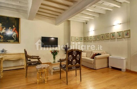 Trilocale via Maggio, Santo Spirito, Firenze