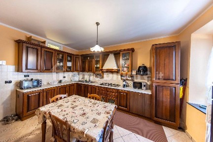 Trilocale via Giusti San C., Centro, Pescia
