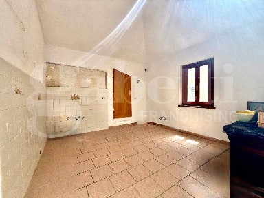 Bilocale ottimo stato, su più livelli, Lamporecchio