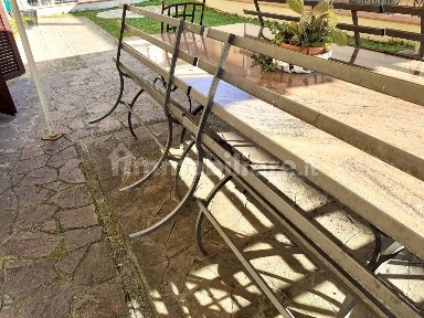 Appartamento buono stato, su più livelli, Centro, Montale