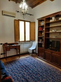 Quadrilocale via Ghibellina 76, Sant'Ambrogio, Firenze