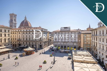 Firenze, Piazza della Repubblica, Piazza della Repùbblica, 23