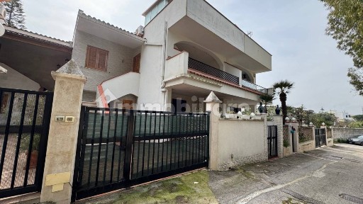 Villa a schiera 3 locali, buono stato, Bisceglie
