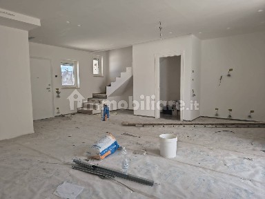 Villa a schiera via Martiri di Palermo, Trani