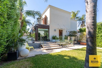 Villa bifamiliare via del Glicine, Mondello - Valdesi, Palermo