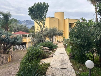 Villa unifamiliare viale Margherita di Savoia, Castelforte, Palermo