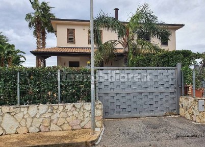 Villa bifamiliare viale Levante, Milioti, Carini