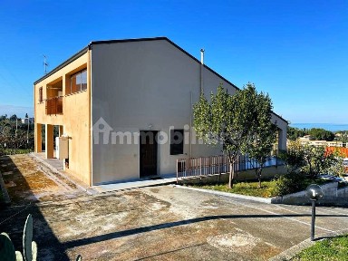 Villa unifamiliare, buono stato, 319 m², Centro, Cefalù