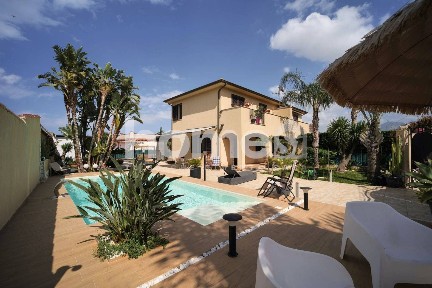 Villa unifamiliare via Carbolangi, Torre Muzza, Carini