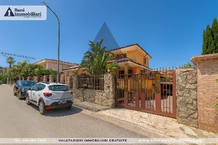 Villa unifamiliare via Antonio Montinaro, Centro, Bagheria