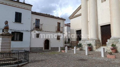 Terratetto unifamiliare largo Conte Zurlo, Centro, Baranello