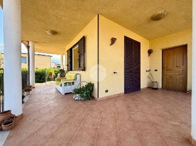 Villa bifamiliare via Vernagallo, Villagrazia di Carini, Carini