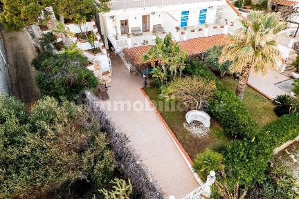 Villa unifamiliare via Cristoforo Colombo 2039, Vergine Maria, Palermo