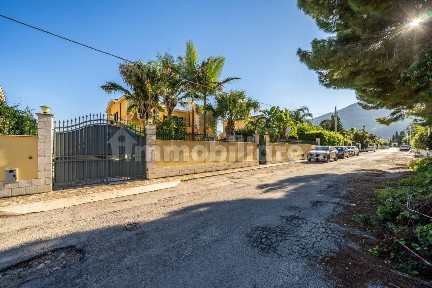 Carini, Via Torre Ulisse, 21