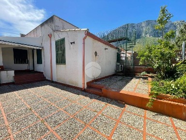 Villa bifamiliare via ss113, Torre Muzza, Carini