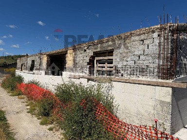 Villa unifamiliare Contrada Cozzi Secchi SNC, Sciara