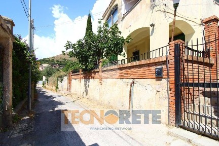 Villa bifamiliare via Onofrio Fileccia 9, Santa Rosalia, Monreale