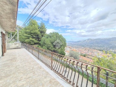 Villa unifamiliare via regione Siciliana 77, Centro, Monreale