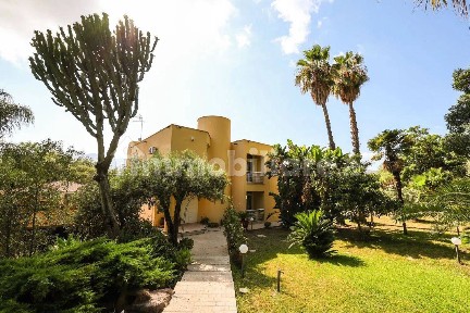 Villa unifamiliare viale Margherita Di Savoia, 99, Castelforte, Palermo