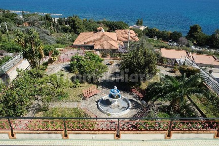 Casteldaccia, Viale John Fitzgerald Kennedy, 10