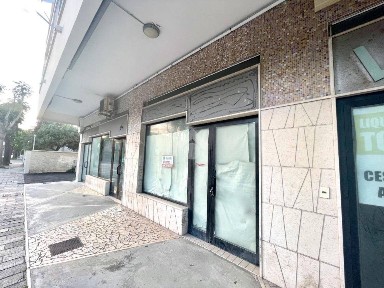 Locale commerciale in Affitto